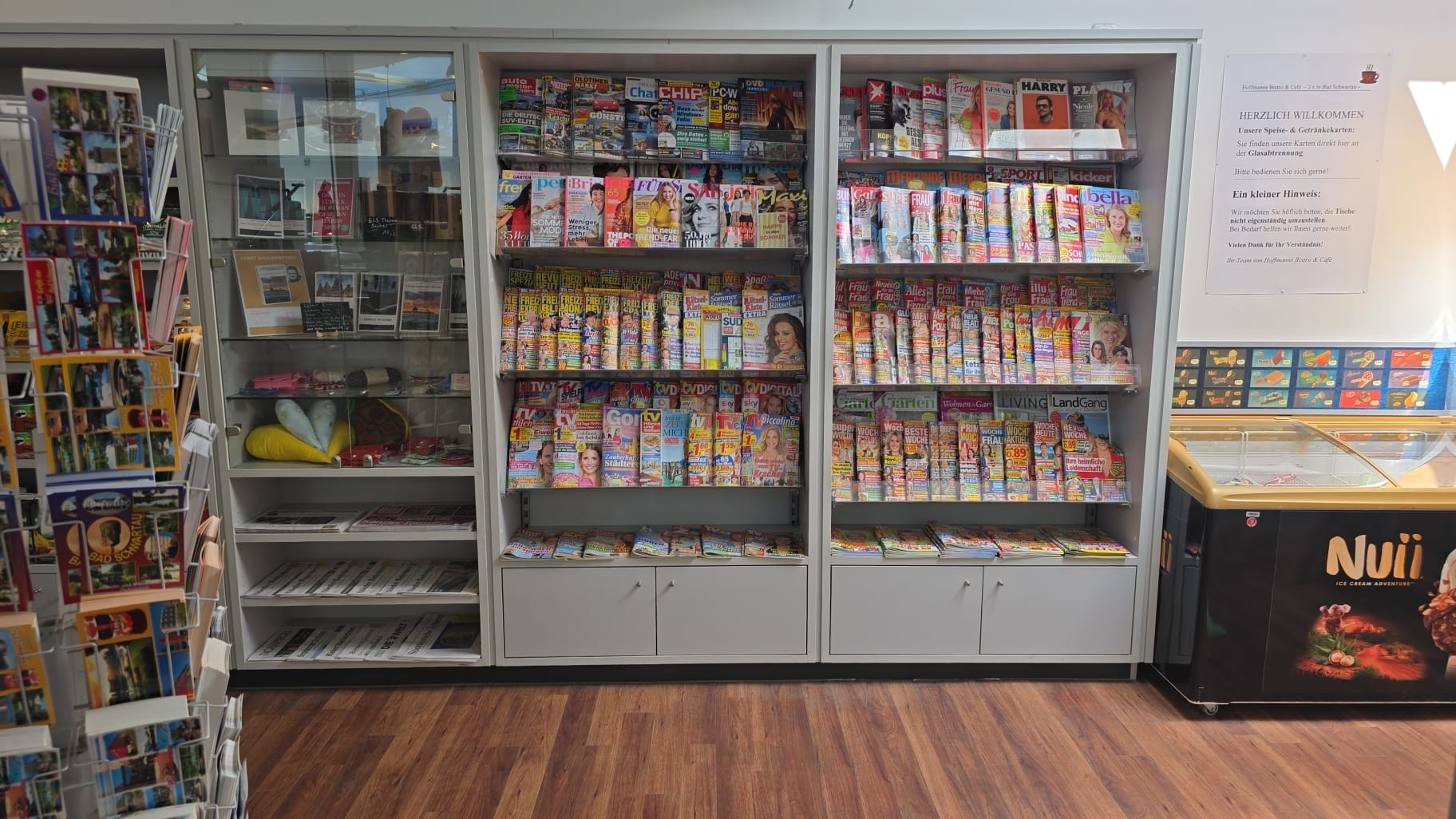 Festlich gedecktes Buffet